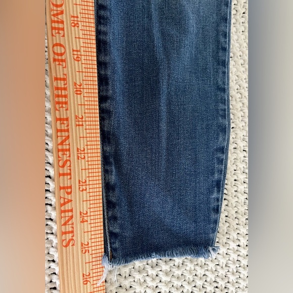 Kut From the Kloth Women's Donna Ankle Skinny Blue Jeans w/Frayed Hem; Size 6 - Picture 10 of 10